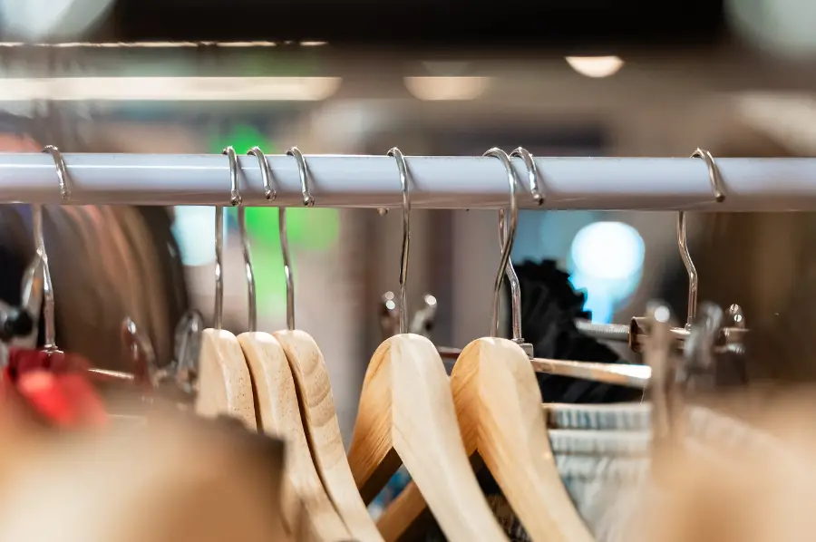 Turn clothes hangers around, Decluttering, Wardrobe