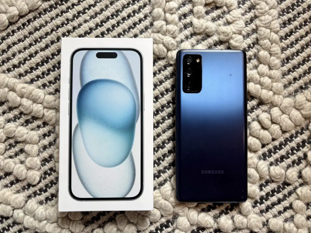 iPhone, Samsung Phone