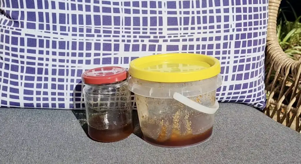 Decrystallising Honey Using Direct Sunlight