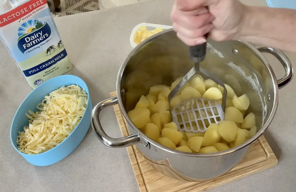Mashing potatoes